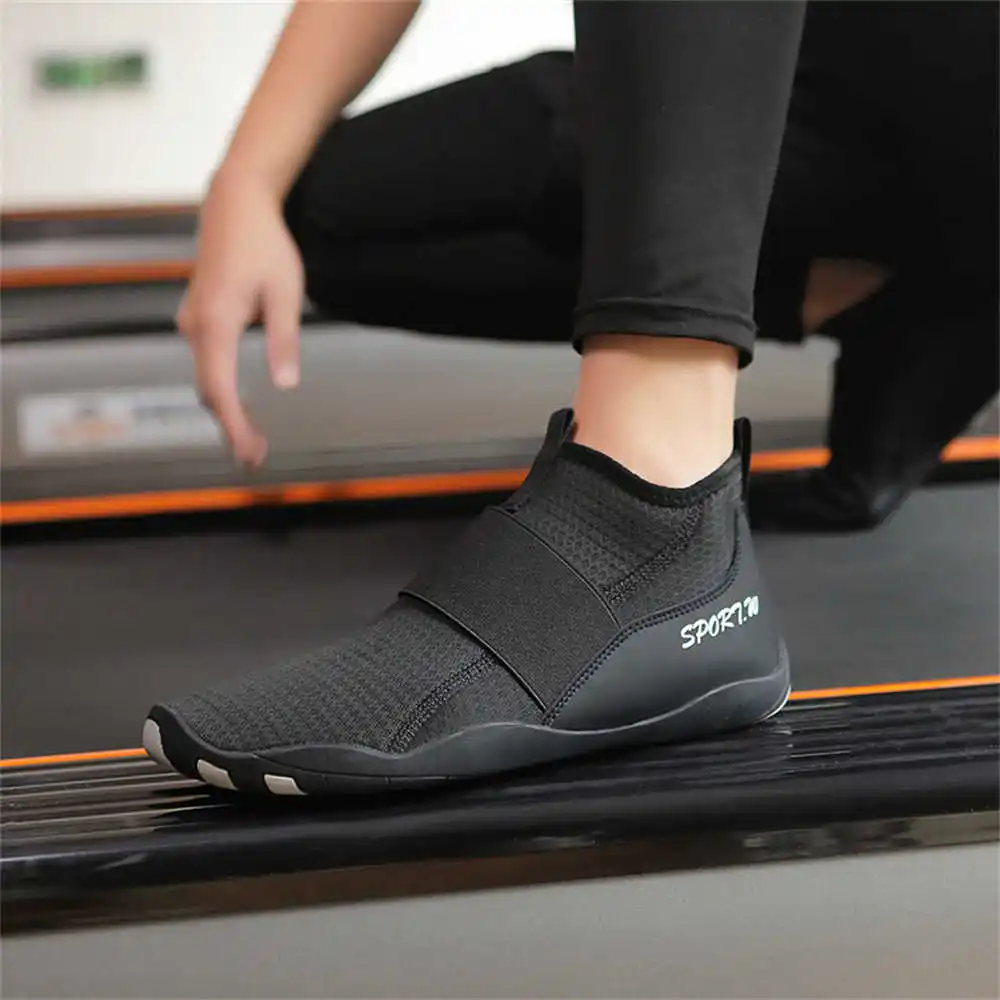أحذية رياضية خفيفة Hi Tops بال - مراجعة Classic Tech Office Number وسعره